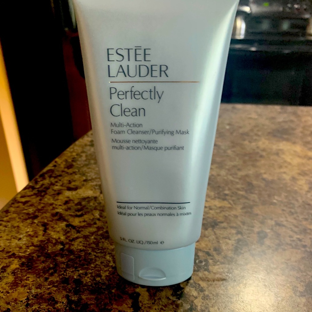 Brand new with seal Estée Lauder perfectly clean